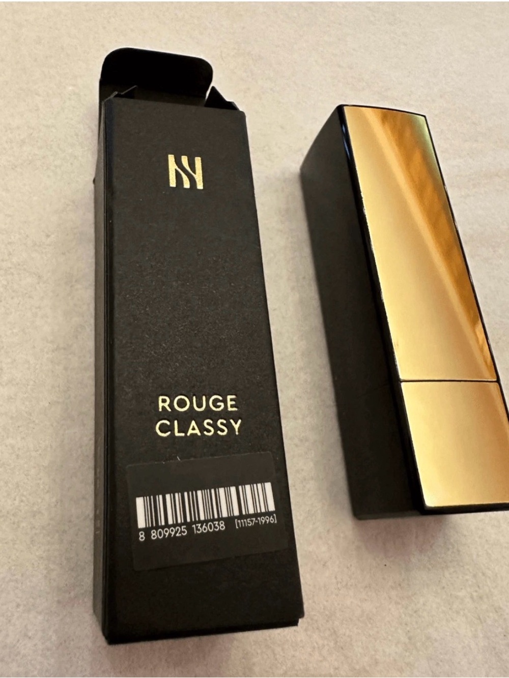 HERA Rouge Classy Lipstick, Endorsed by Jennie Color:  47 MAUVE CHIC